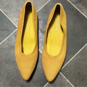 Vivaia Pointed Flat